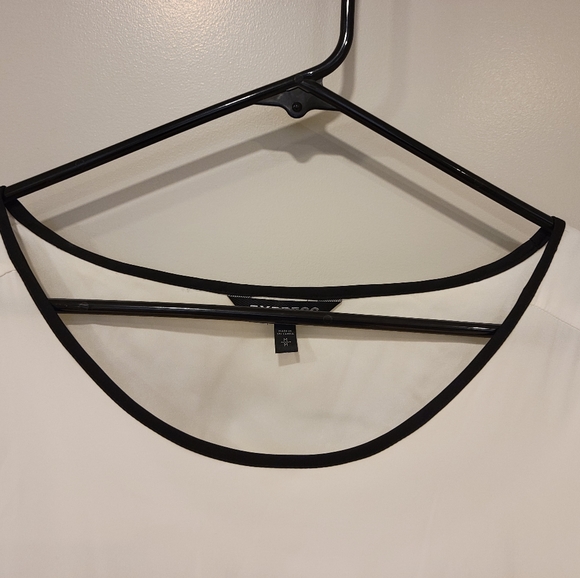 Colorblock Shift Dress - Picture 2 of 7